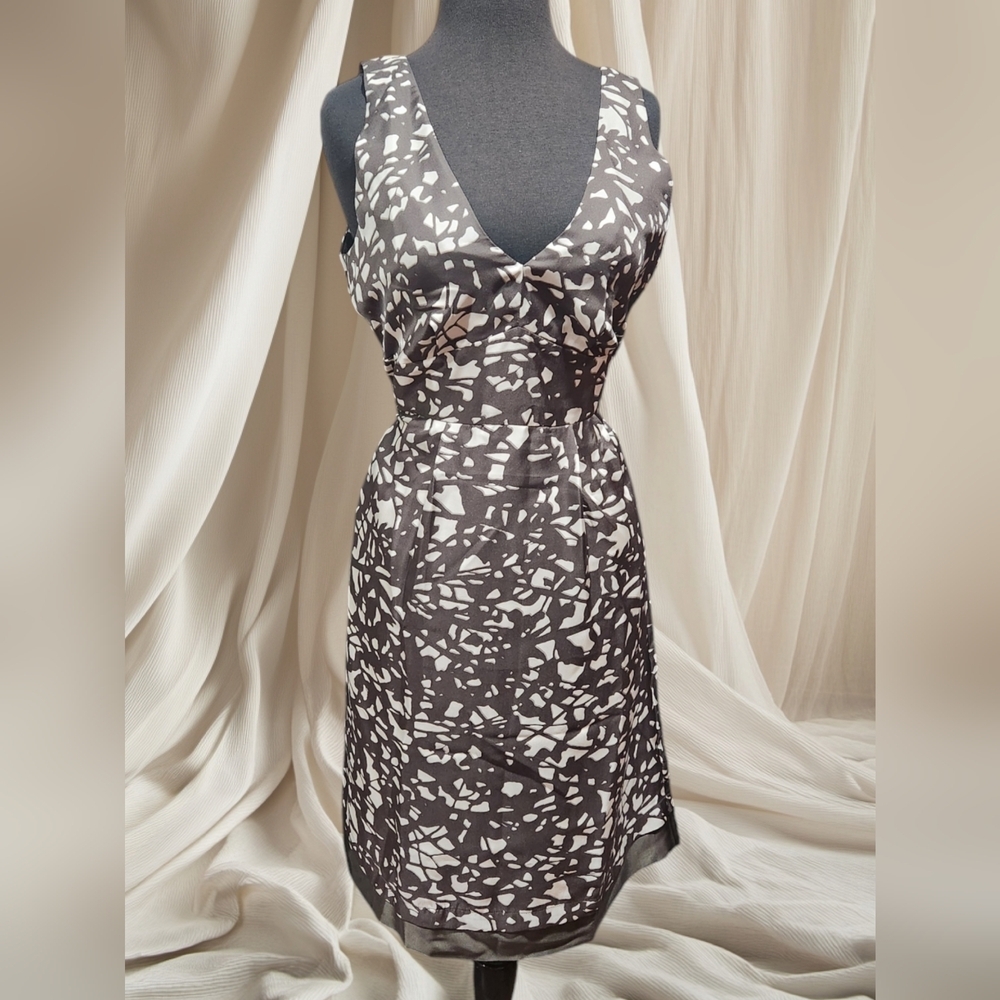 - Banana republic black and white dress size 10